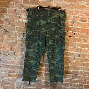 $60 Y2K Red Head Camo Cargo Pants